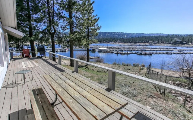 RedAwning Lakefront Retreat