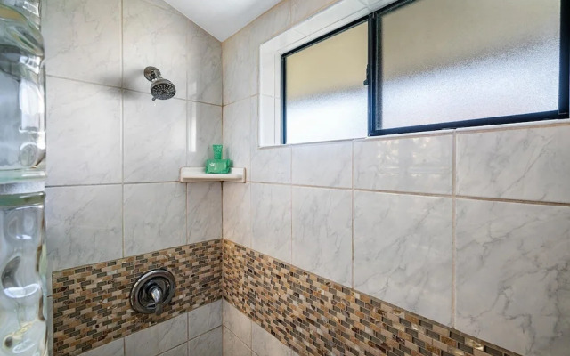 Fully Air-conditioned - Ocean View - Beautifully Renovated- Vrkcv