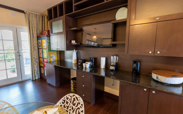Tradewinds Apartment Hotel
