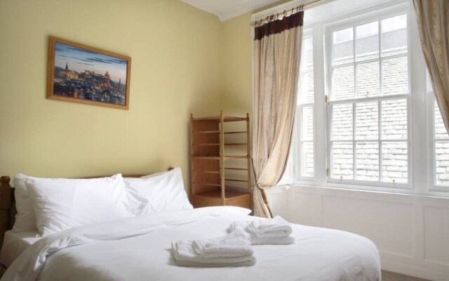 2 Bedroom Apartment Accommodates In The City Centre