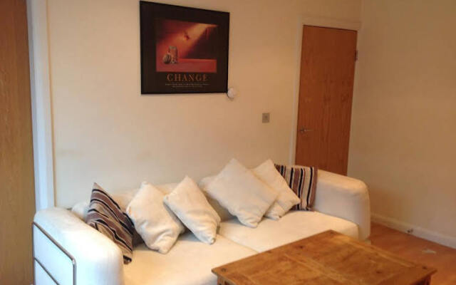 Whippendell Apartment