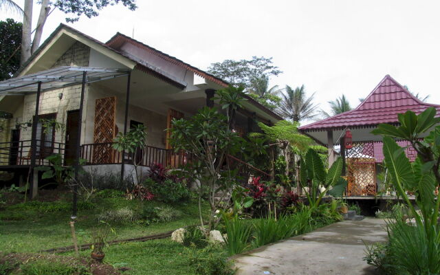 Villa Makcik Yogyakarta