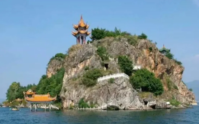 Fuxian Lake Sea Chao Inn (Gushan Scenic Area)