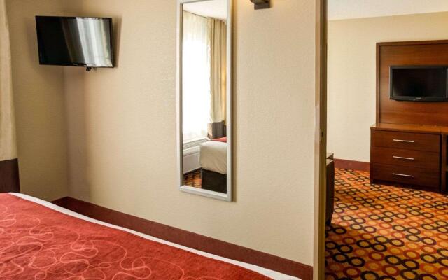 Comfort Suites Airport