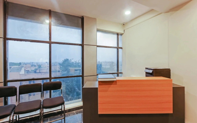 OYO Flagship 76687 Ramoji Kothapet