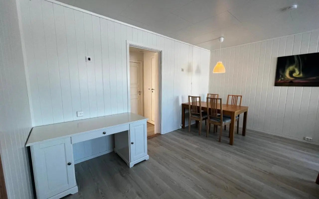 Midnattsol Rom Og Hytter