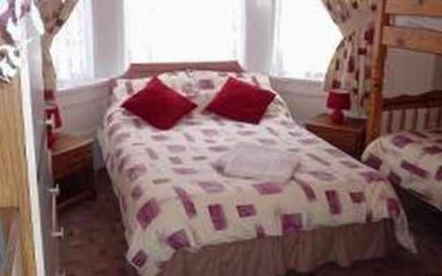 Falcon Hotel - Guest house