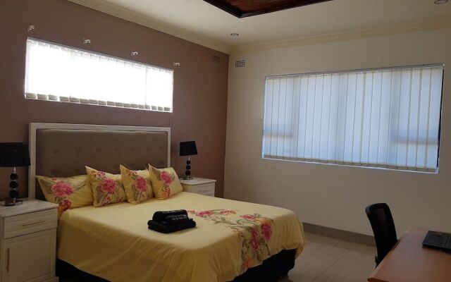 Grey Oak Holiday House