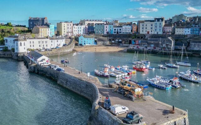 Canol Y Bryn - 3 Bedroom Holiday Home - Tenby