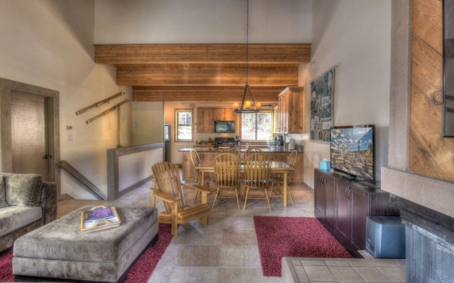 Silver Tree Sanctuary in Aspen Grove!
