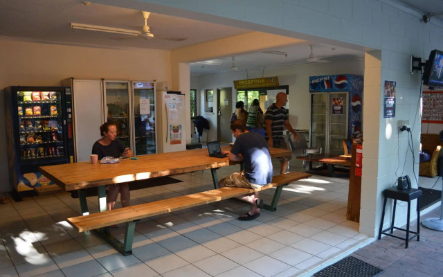 Frogshollow Backpackers