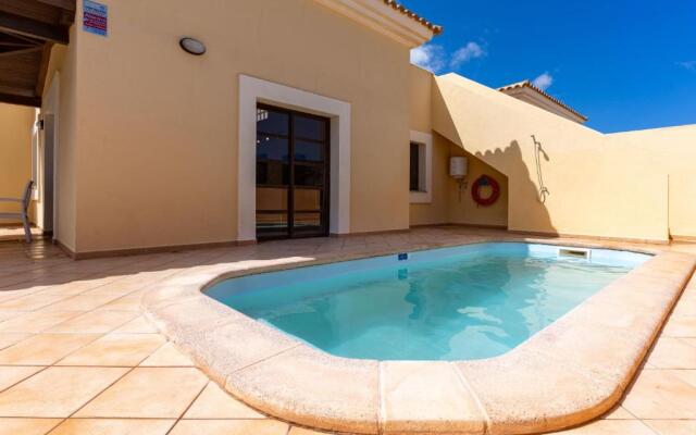 HolidayVilla Serenity with Pool & BBQ by HolidaysHome