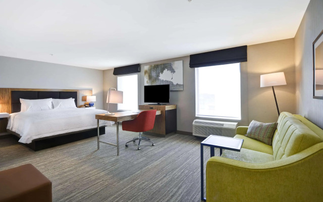 Hampton Inn & Suites Detroit/Warren