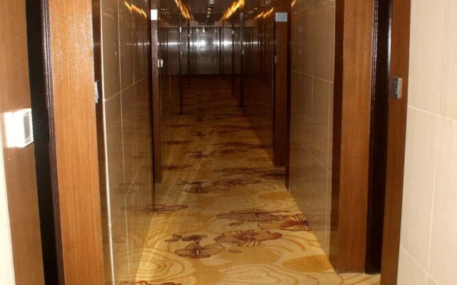 Hotel X
