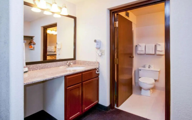 Quality Inn Stadium Area