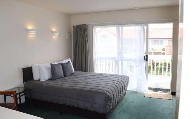 Fountain Court Motel