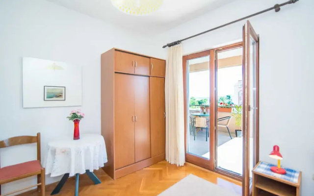 Comfortable Kastel Stafilic Apartment With Balcony