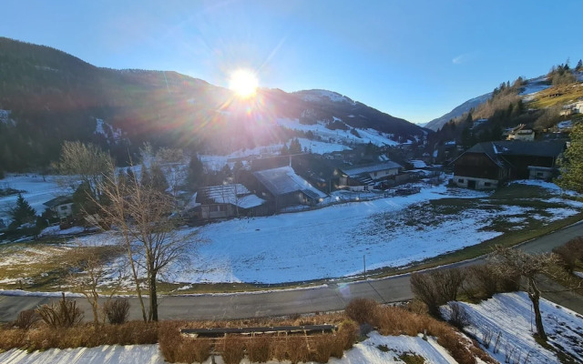 Mountain-view Apartment in Bad Kleinkirchheim