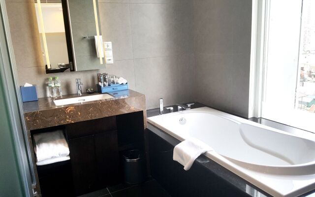 Novotel Suites Hanoi