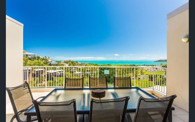 Sea Forever on Azure - Airlie Beach