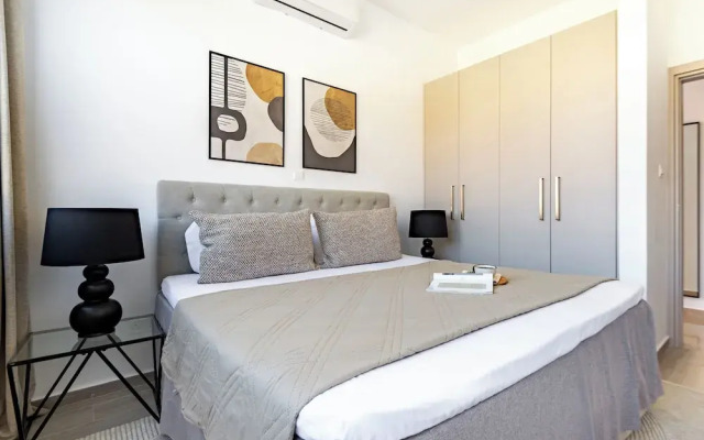 Sanders River Plaza Limassol Apartment