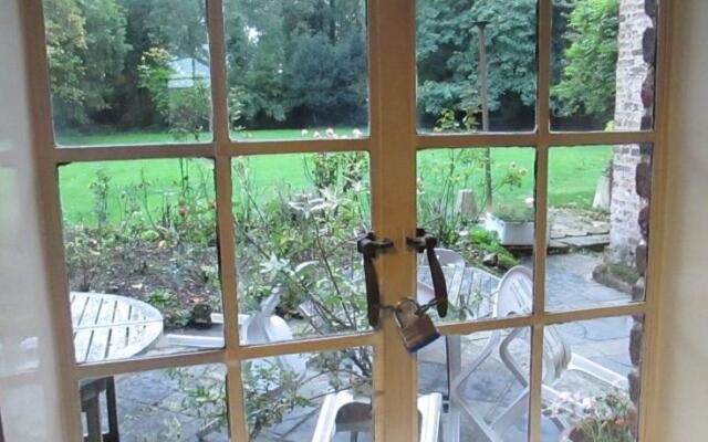 Old Manor House Bed & Breakfast