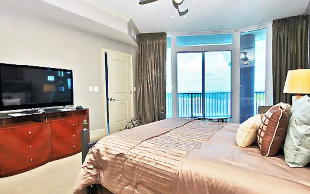 Bel Sole Penthouse 1801 - 4 Br condo