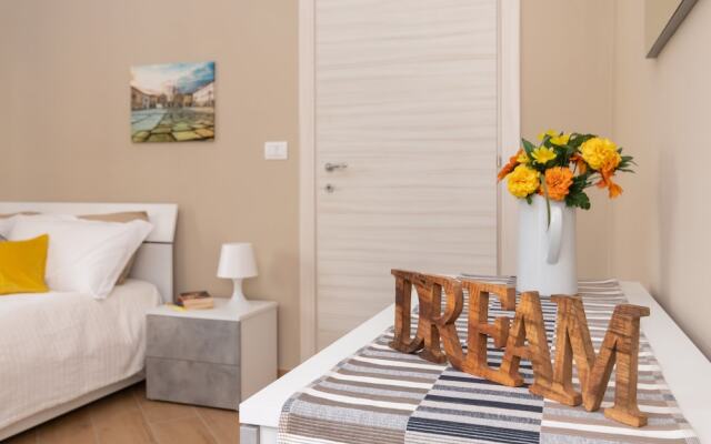 Cialdini Apartment near City Center