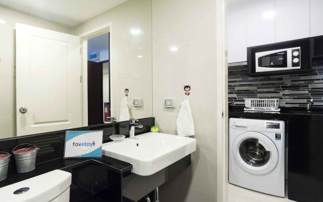 Bangkok Feliz Sathorn-Taksin By Favstay