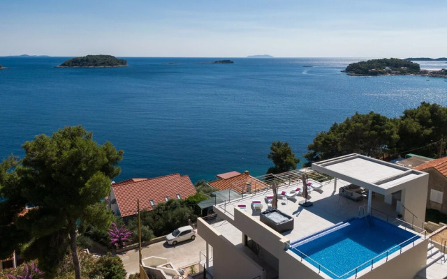 Villa Desire