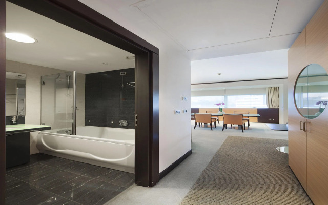 Отель NH Venezia Laguna Palace