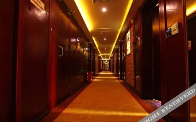 Royal Palace Hotel Bazhong