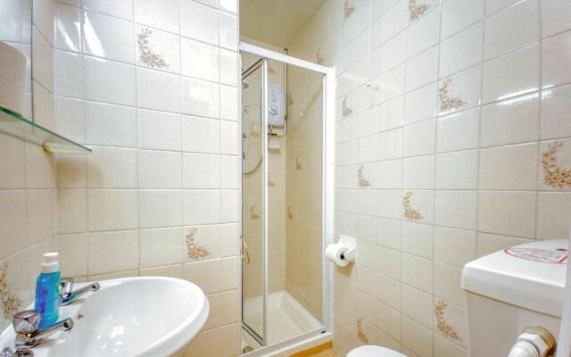 Apartment 6 - 1 Bedroom Town view
