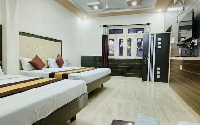 Hotel Prabhat Palace
