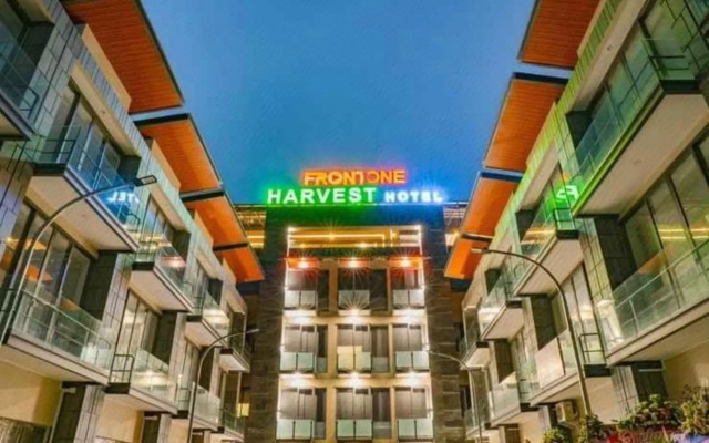 Front One Harvest Hotel Wonosobo