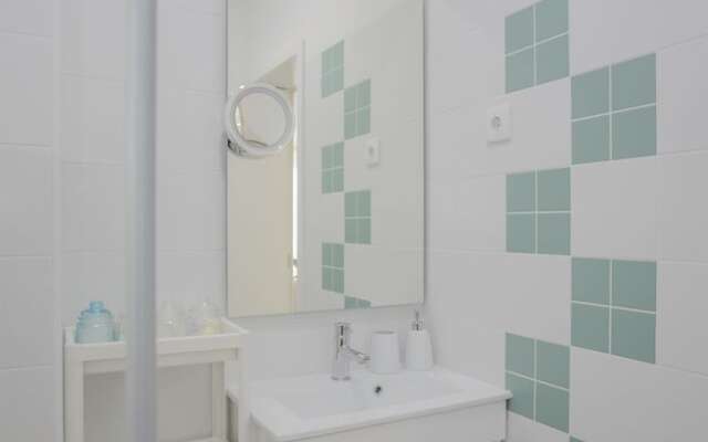 Liiiving | Bright Light Studio