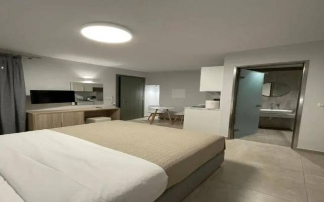 Anax Apartments