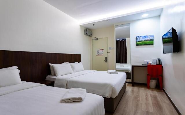 Emart Hotel (Riam)