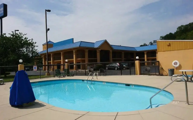 Travelodge Knoxville East