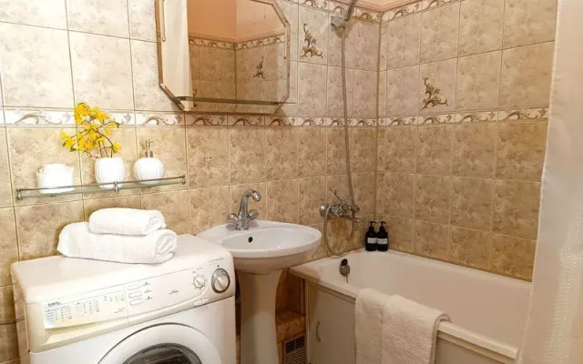 Оригами  на ул. Ленинградская, д. 2