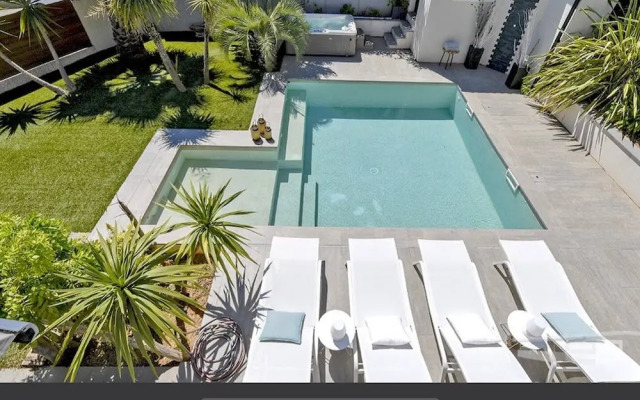 Sublime Suite Piscine et Jacuzzi