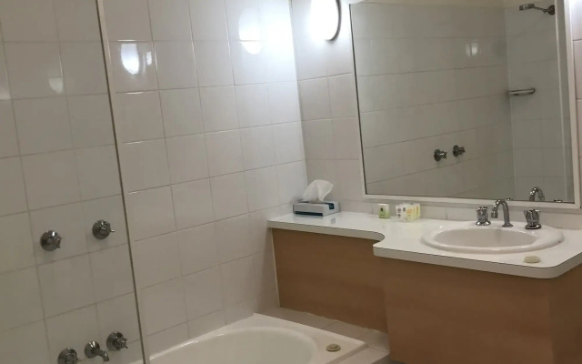 Country Gardens Motor Inn