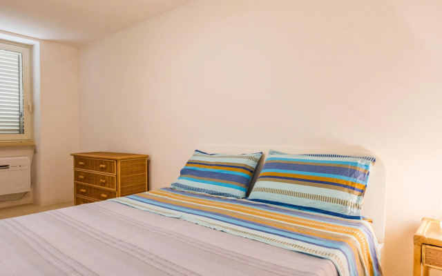 Beautiful Seaside Villa with Pool