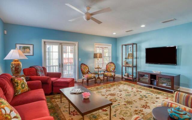 St. George Street Apartment