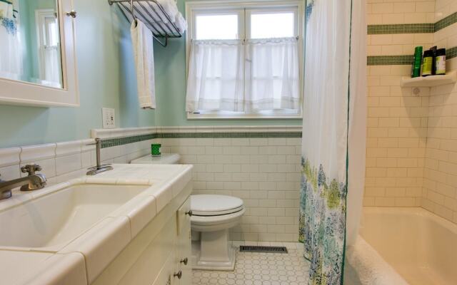 3717 Butterfly Landing