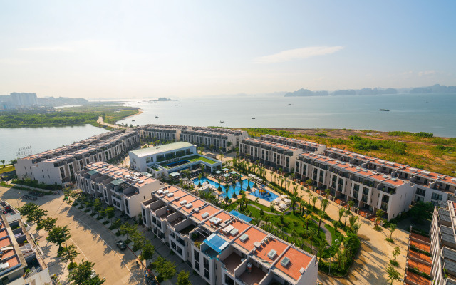 Royal Lotus Ha Long Resort and Villas