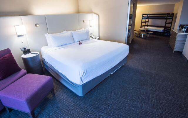 Crowne Plaza Cleveland at Playhouse Square by IHG