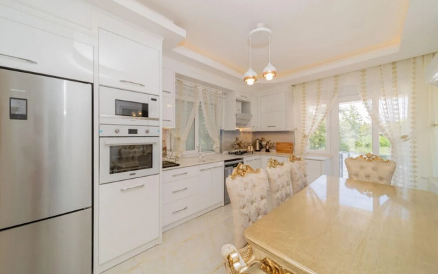 Great Villa With Pool Hammam and Sauna in Antalya