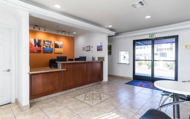 Studio 6 Mojave, CA - Airport