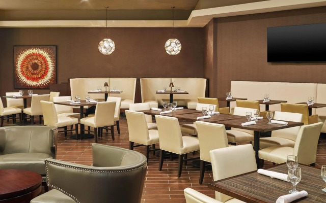 Sheraton Lisle Naperville Hotel